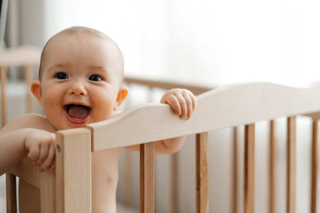 Baby, S&auml;ugling, Babybett, Gitterbett, Kind